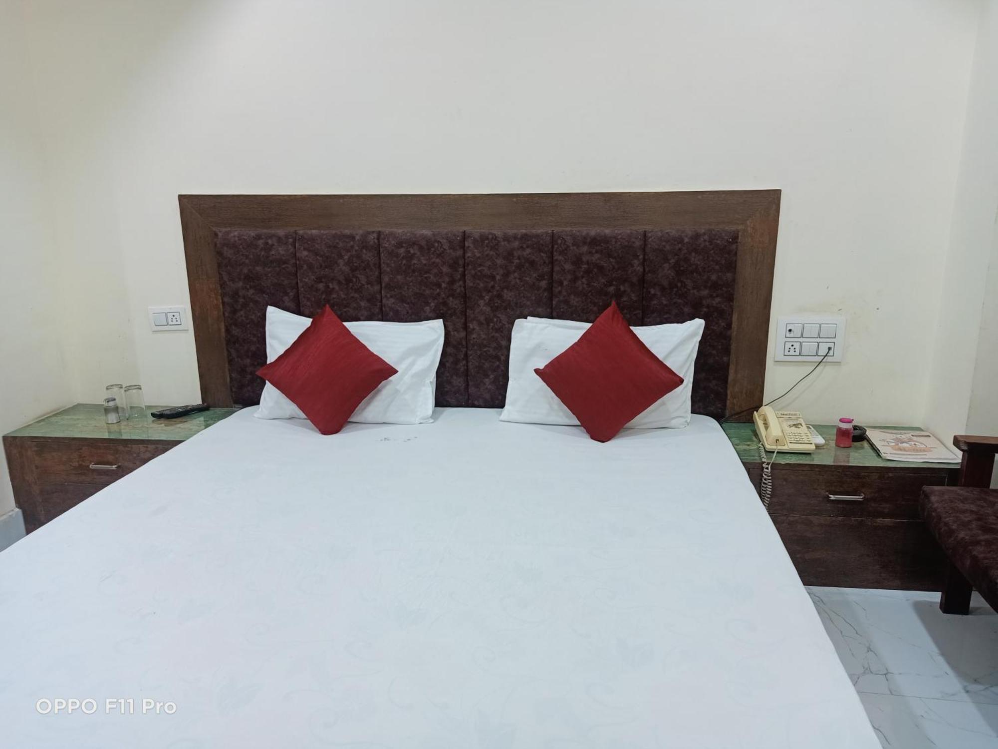 Hotel Ambassador Inn Гваліор Екстер'єр фото