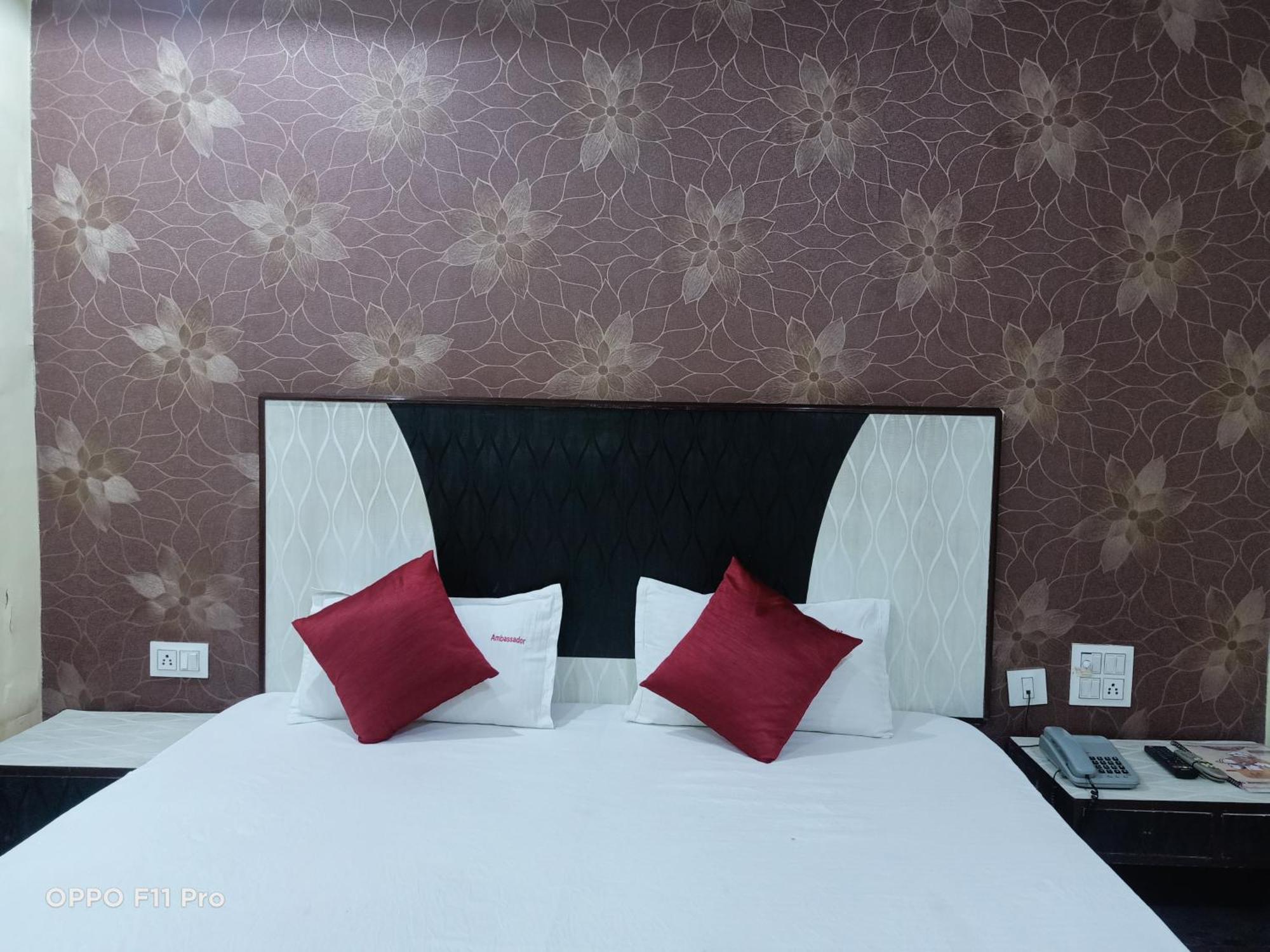 Hotel Ambassador Inn Гваліор Екстер'єр фото